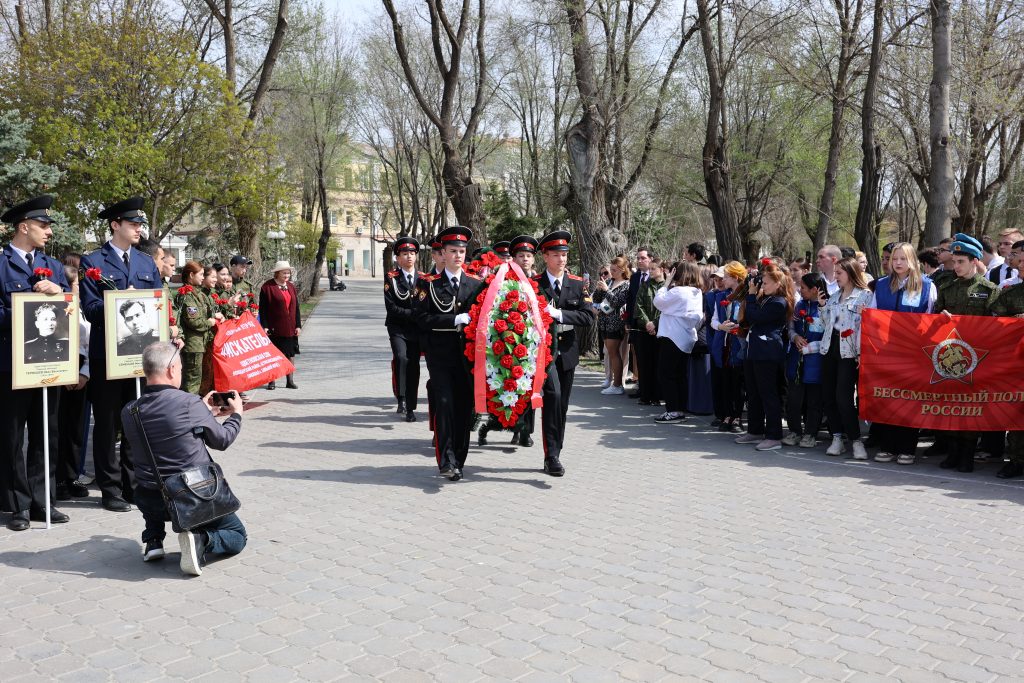Митинг "Растим патриотов России" прошел в Астрахани при поддержке Фонда президентских грантов